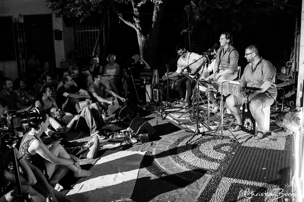 Mostra sensoriale Fuori Onda - allestimento evento culturale a Genova Museoteatro Commenda